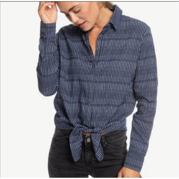 Roxy Women's Cropped Tie Front Striped Button Down Shirt Size Medium - Picture 1 of 9